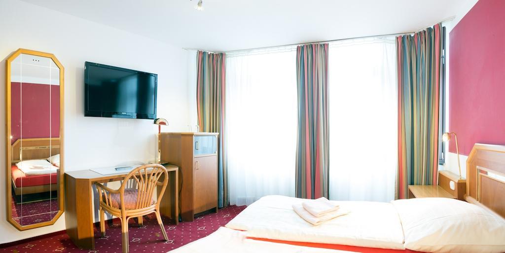 Wali'S Hotel Bielefeld Exterior photo